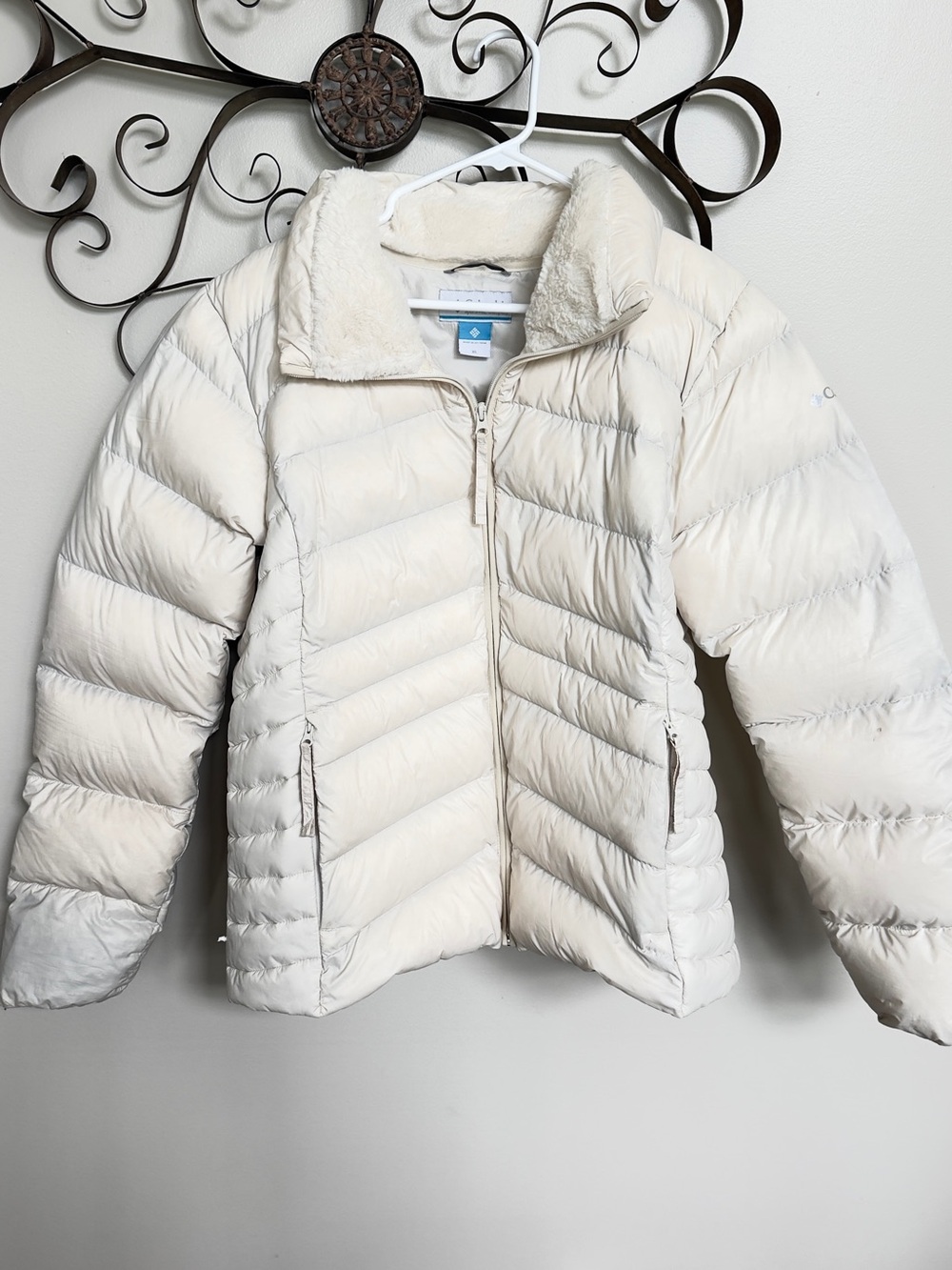 Columbia Cream White Ski Puffer Jacket